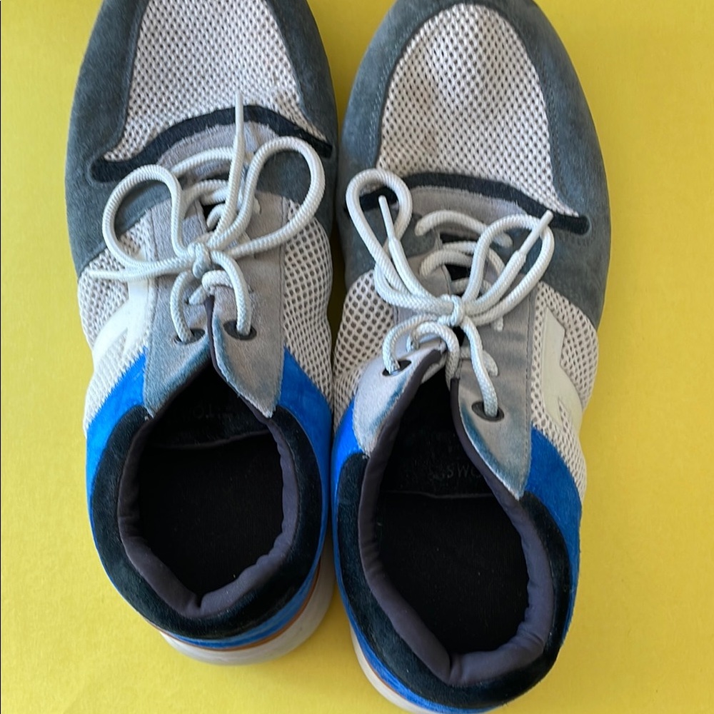 Stylish Gray and Blue Tom’s Sneakers